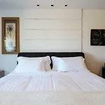 Villa De Luxo Com 6 Suites E Piscina No Joa