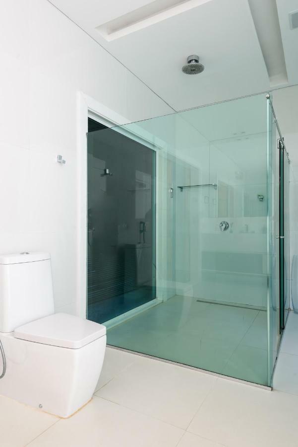 De Luxo Com 6 Suites E Piscina No Joa Villa *