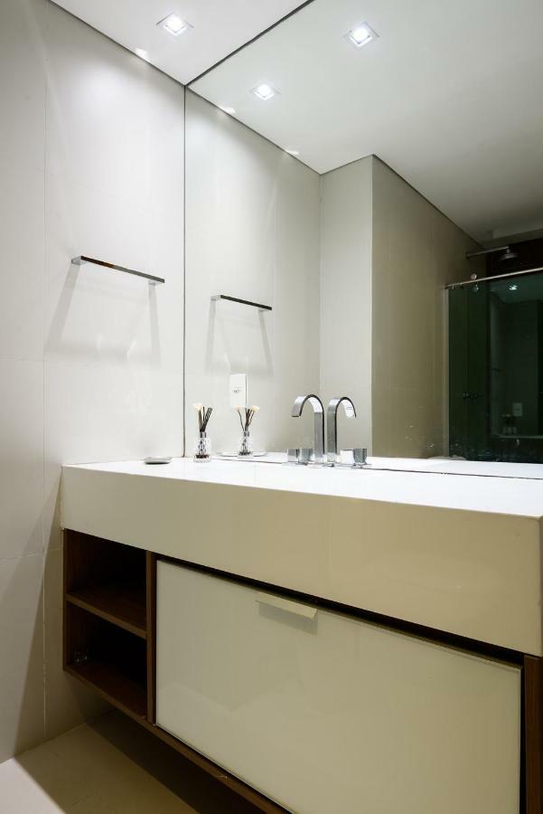 De Luxo Com 6 Suites E Piscina No Joa Villa
