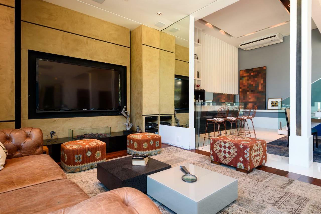 De Luxo Com 6 Suites E Piscina No Joa Villa