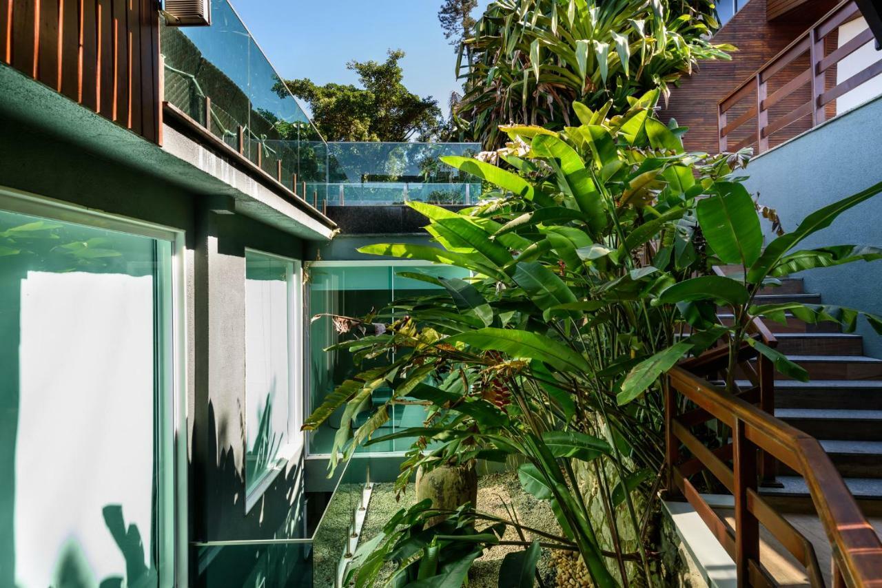 De Luxo Com 6 Suites E Piscina No Joa Villa